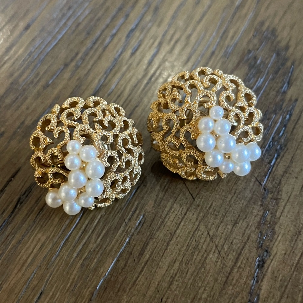Trafari gold toned small pearl earrings antique midcentury modern 1950s earrings